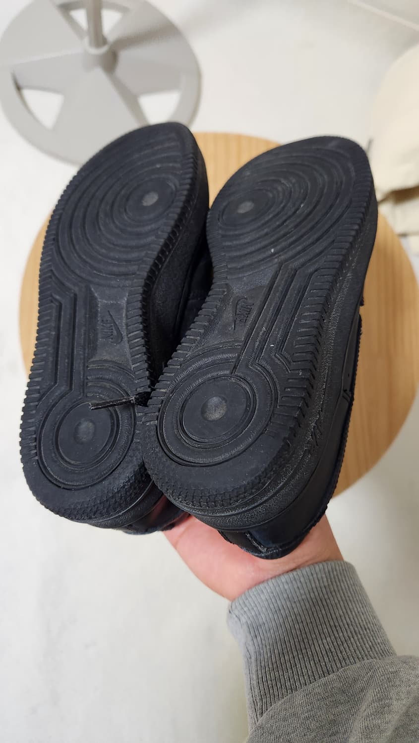 나이키 에어포스 트리플블랙 235 상품이미지3