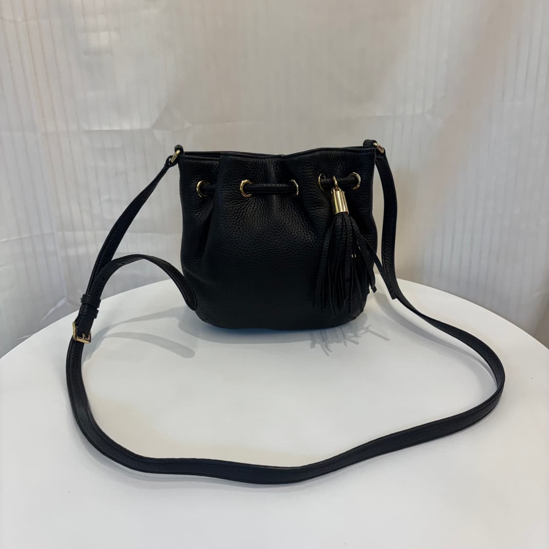 정품 마이클코어스 복조리 크로스백     상품이미지1