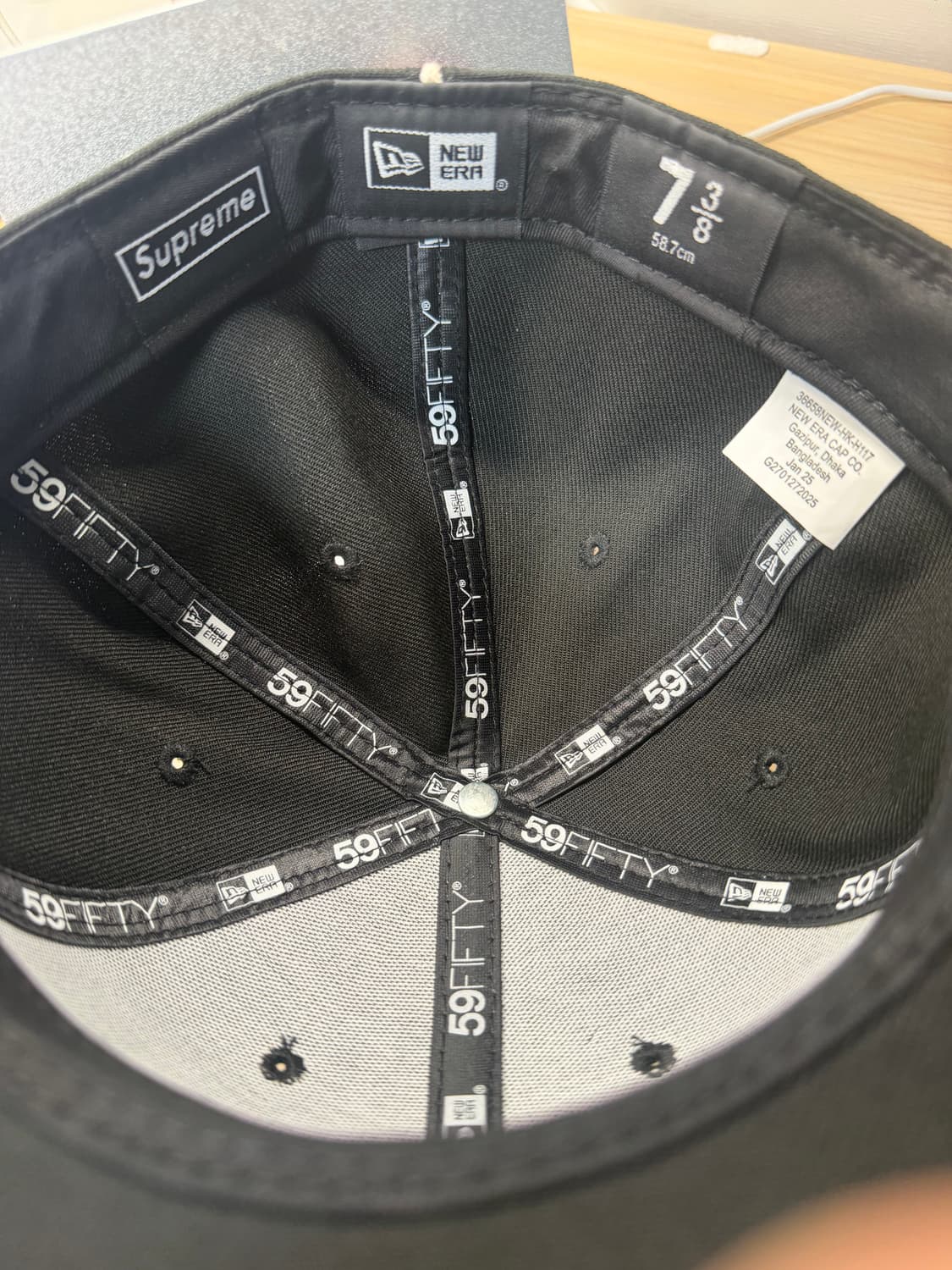 슈프림 파이핑 스크립트 로고 뉴에라 블랙 738 상품이미지5