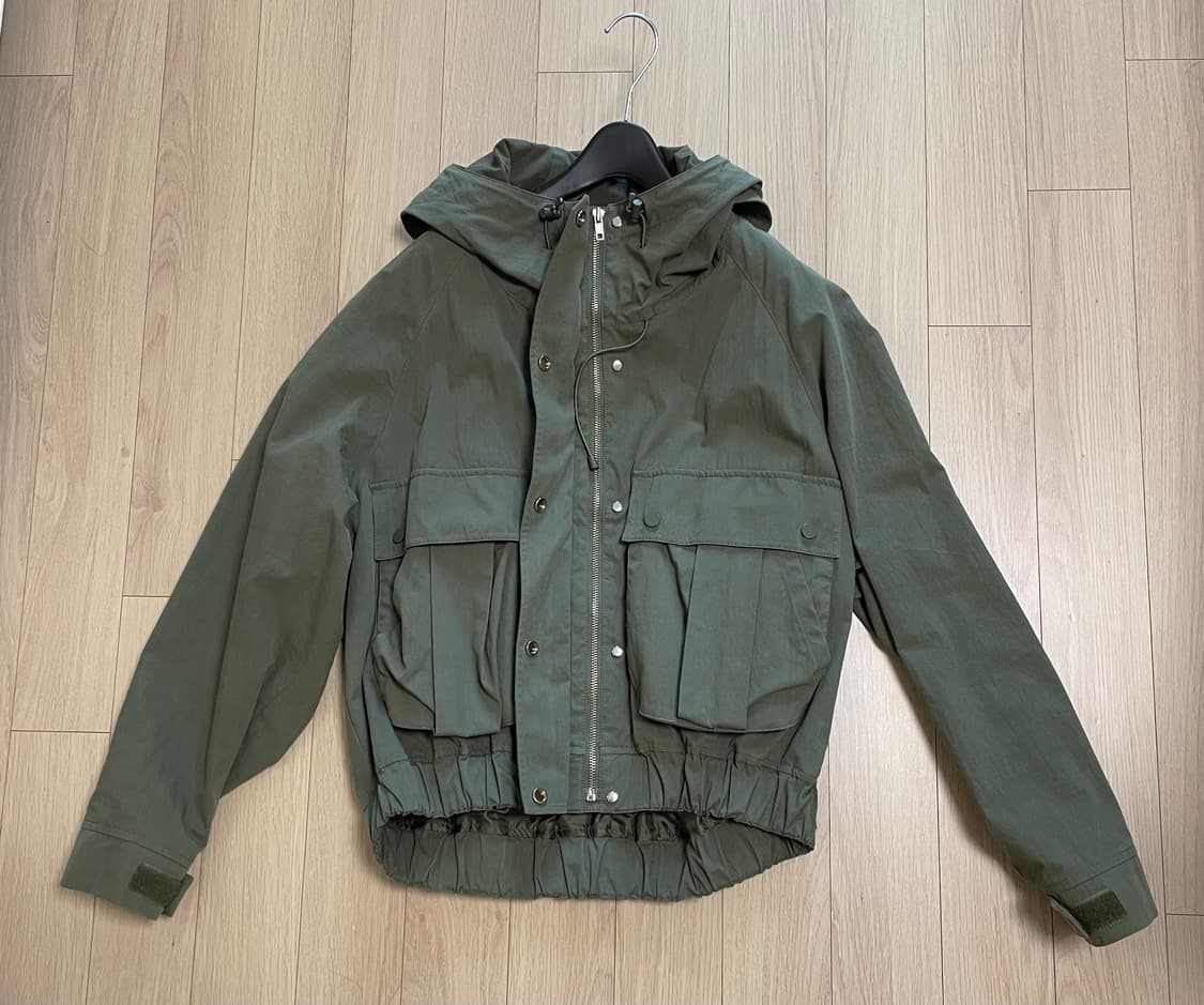 스튜디오 톰보이 Studio Tomboy 카키색 포켓 디테일 봄버 자켓 상품이미지2