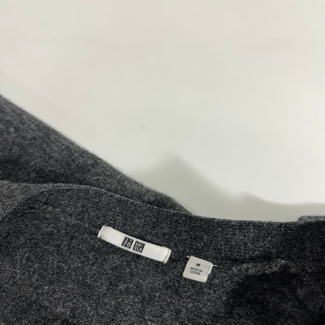 M 유니클로 챠콜 쥐색 울100% 나그랑 울가디건 상품이미지3