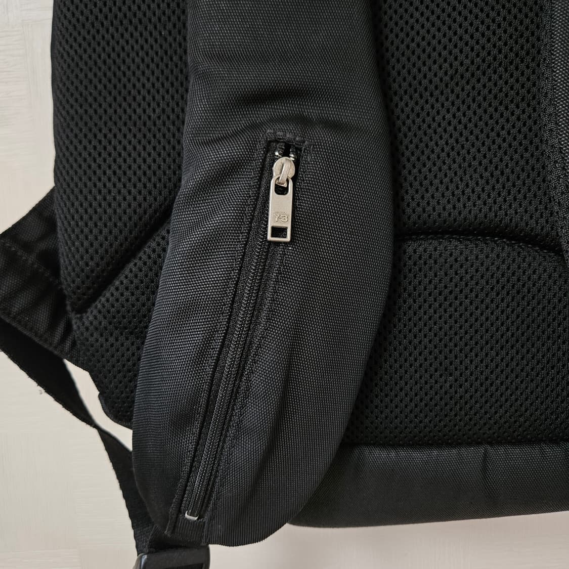 Y-3 로고 백팩 상품이미지4