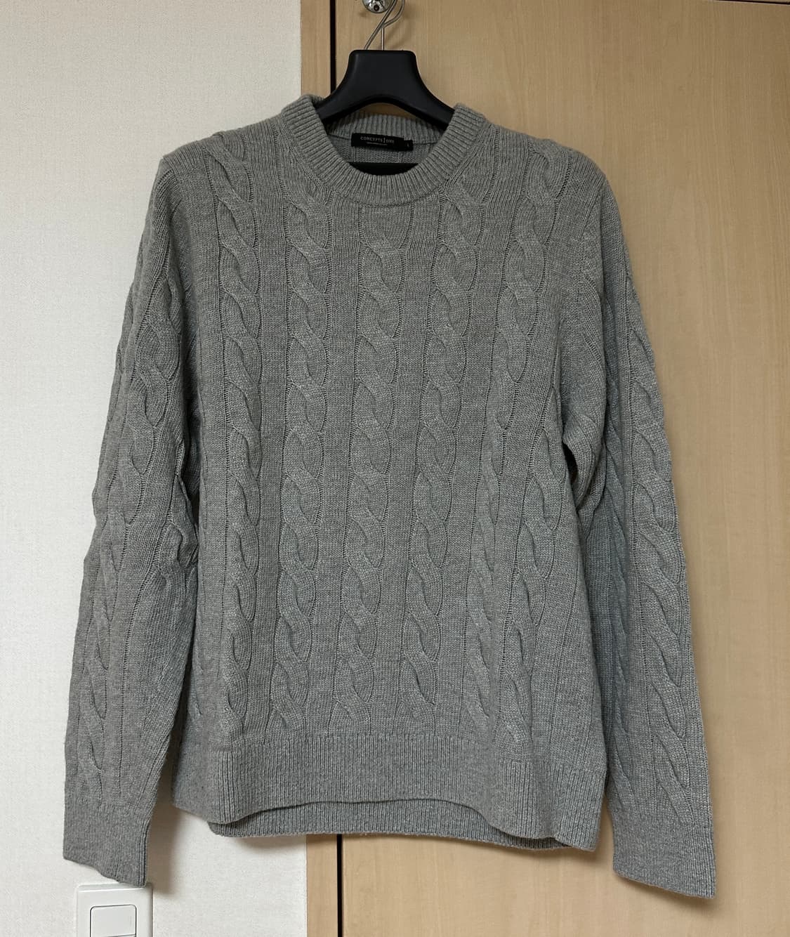 컨셉원 회색 꽈배기 니트 L 상품이미지1