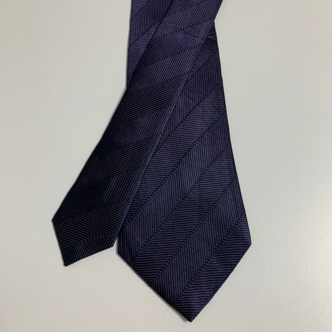 알마니(ARMANI) 네이비 레지멘탈 클래식넥타이 명품 신형라벨 A+ 상품이미지4