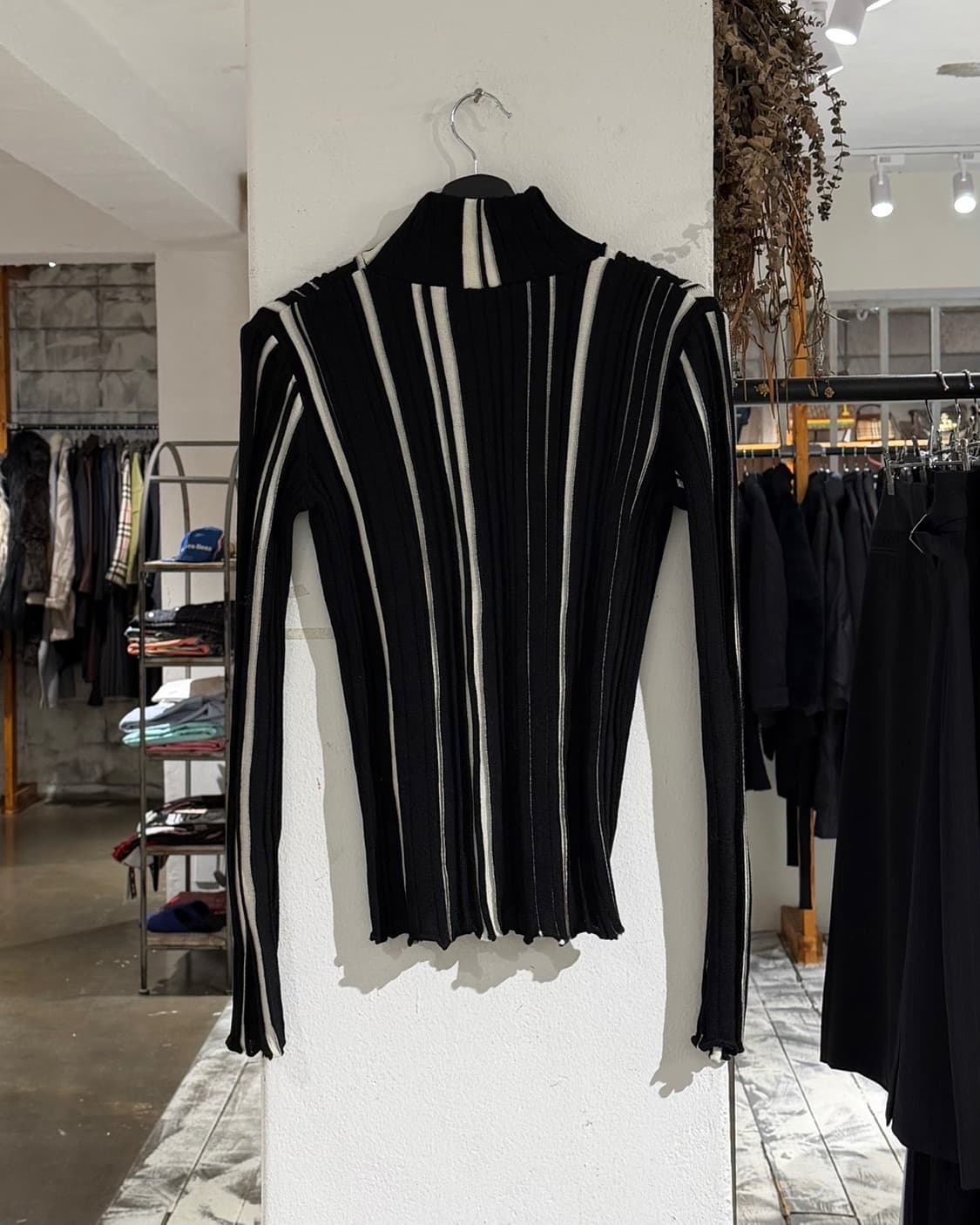 아키라나카 블랙 울 플리츠 롱슬리브 니트 상품이미지6