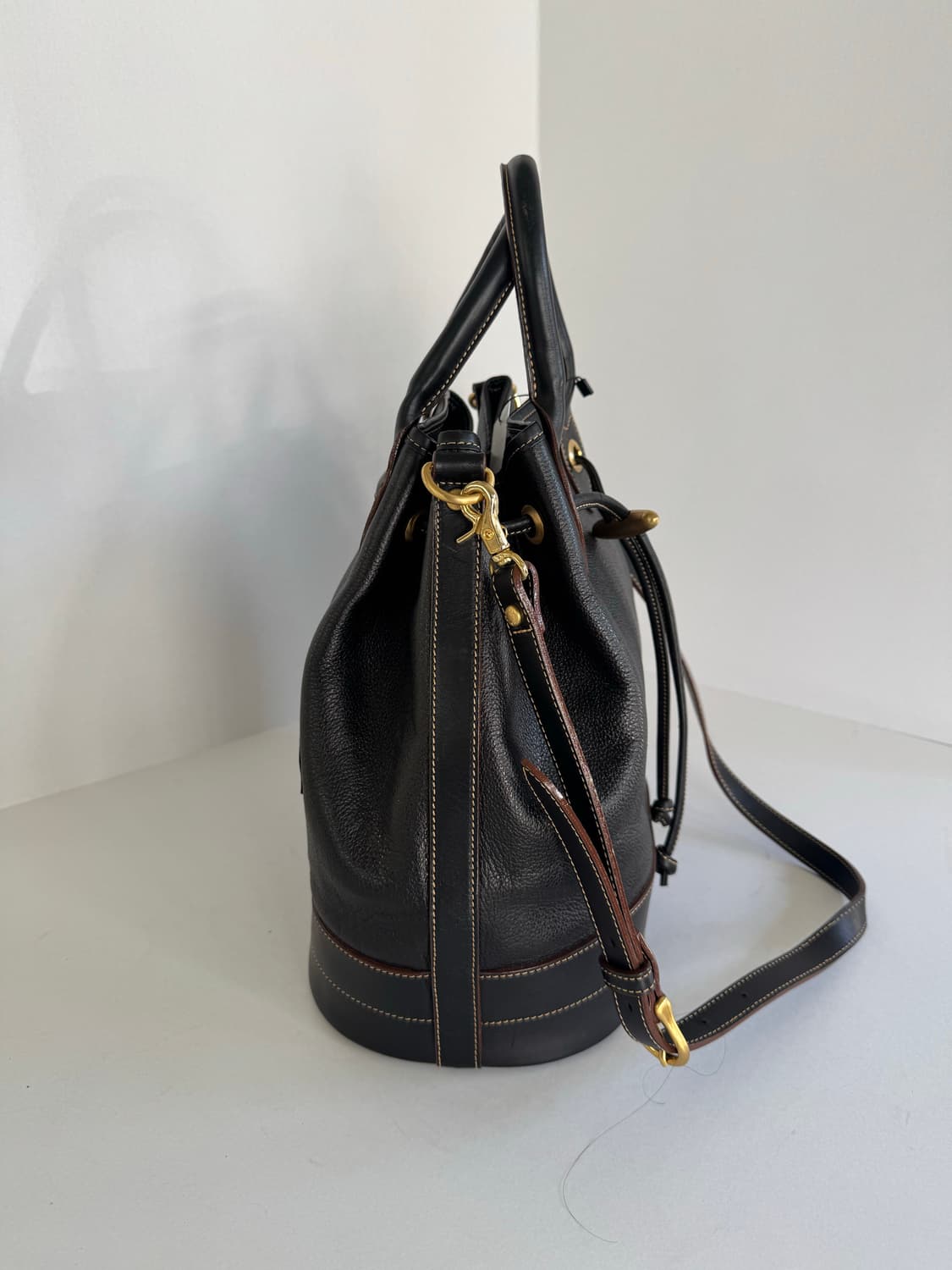 Marie Claire Paris Gold Logo Bucket Bag  상품이미지7