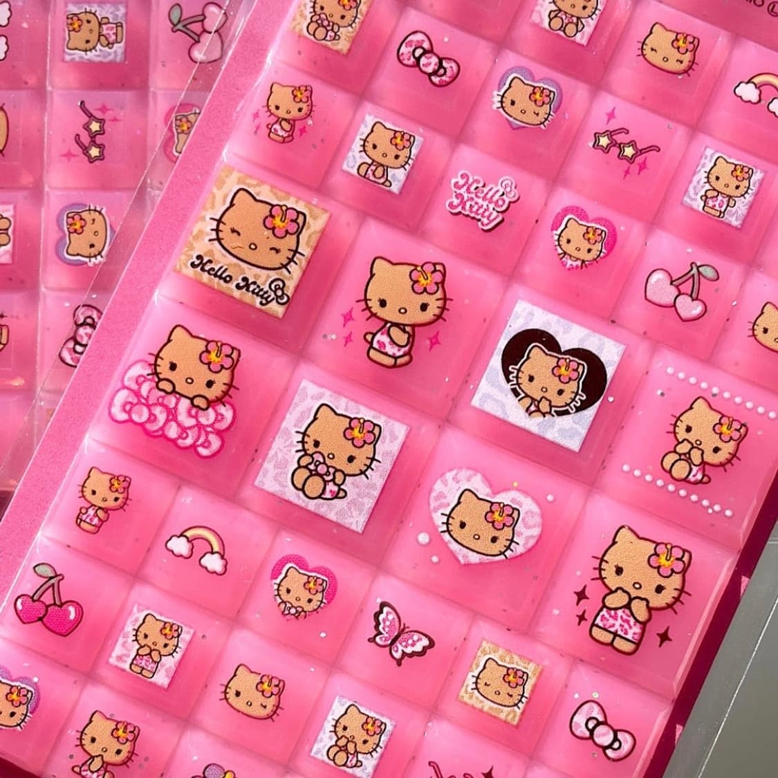 헬로키티 태닝 레오파드 타일조각 스티커 상품이미지1