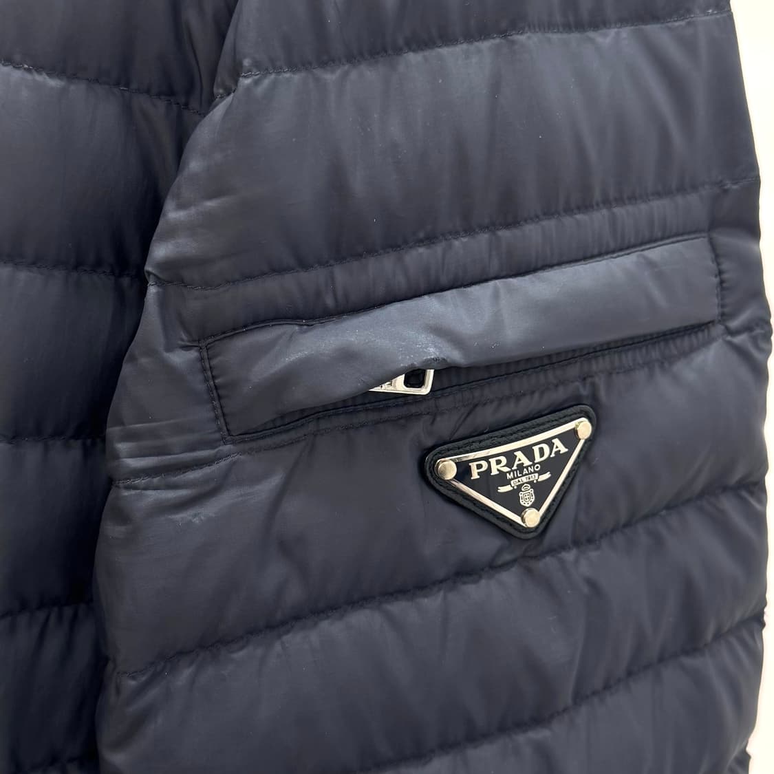 [46사이즈] 프라다 남성 후드 경량 패딩 네이비 (SGH828) 상품이미지6