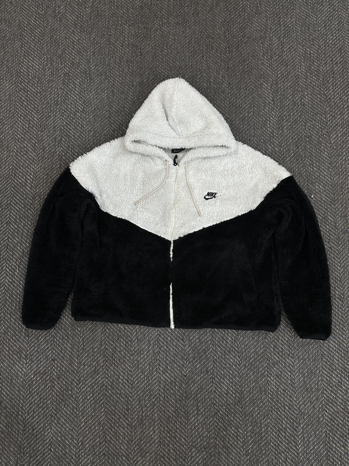 나이키 뽀글이 후리스 집업 검흰 상품이미지1