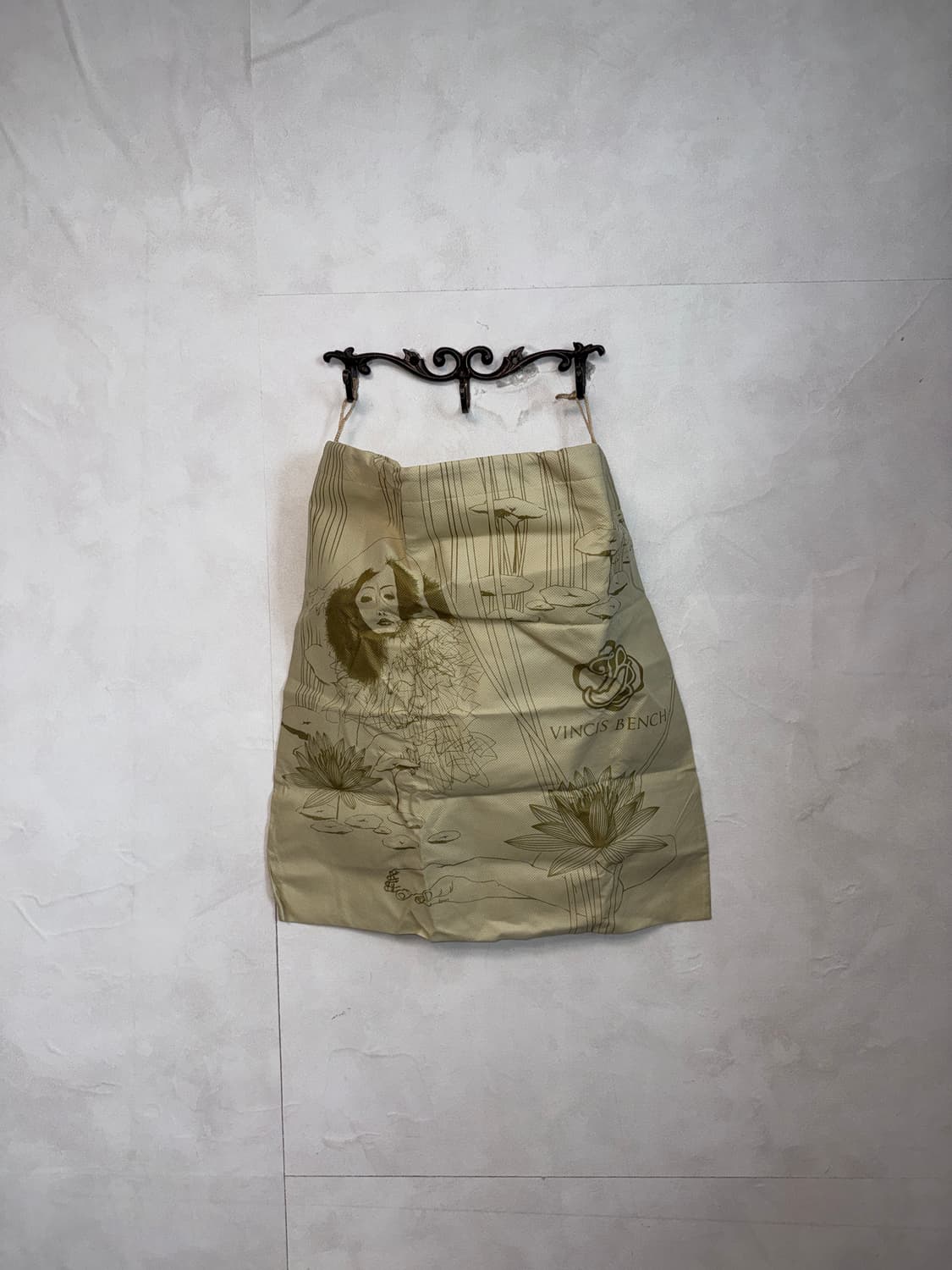 Vincis Bench gold cubic chain 숄더백 상품이미지9