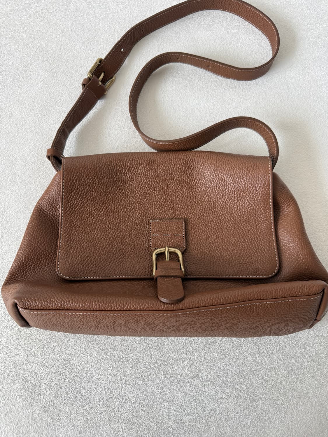 투에투아(TU ET TOI) 레더 크로스백 상품이미지2