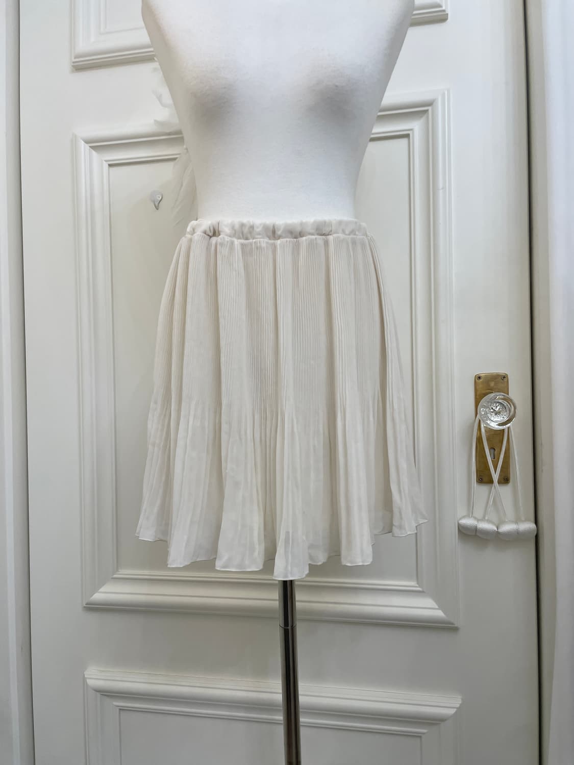 OZOC ivory slim pleats banding mini skir 상품이미지5