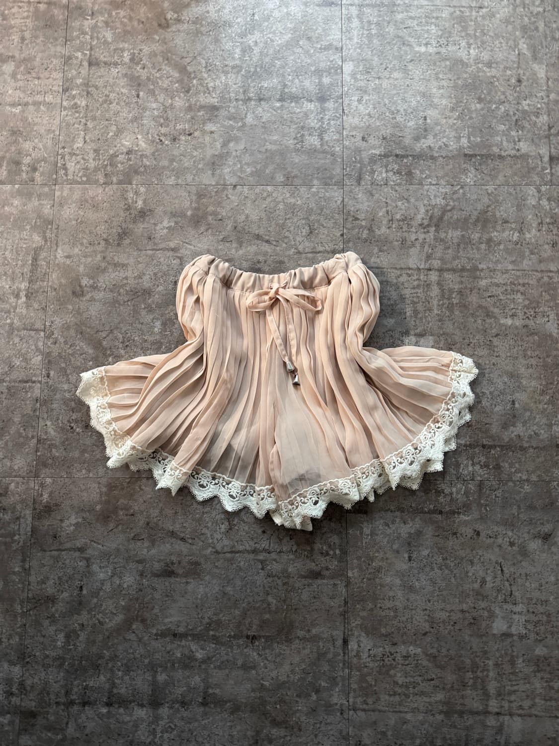 플리츠 레이스 트림 쇼츠 상품이미지1