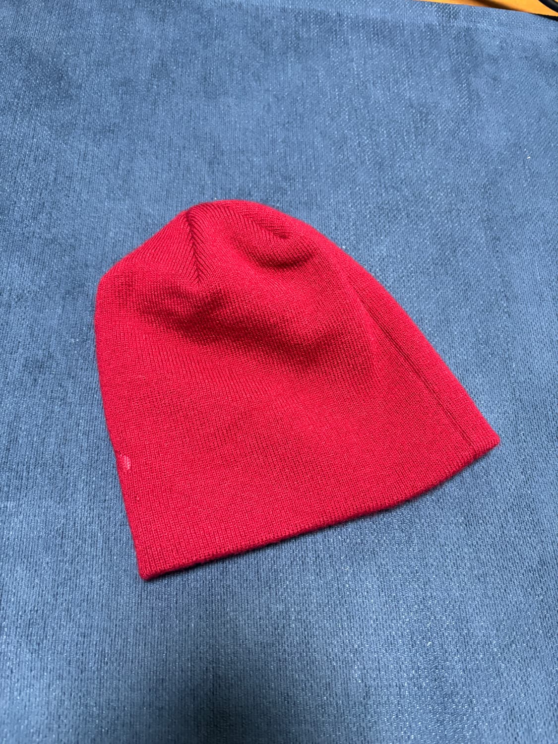 스투시 디보스드 스탁 로고 비니 딥 레드 상품이미지3