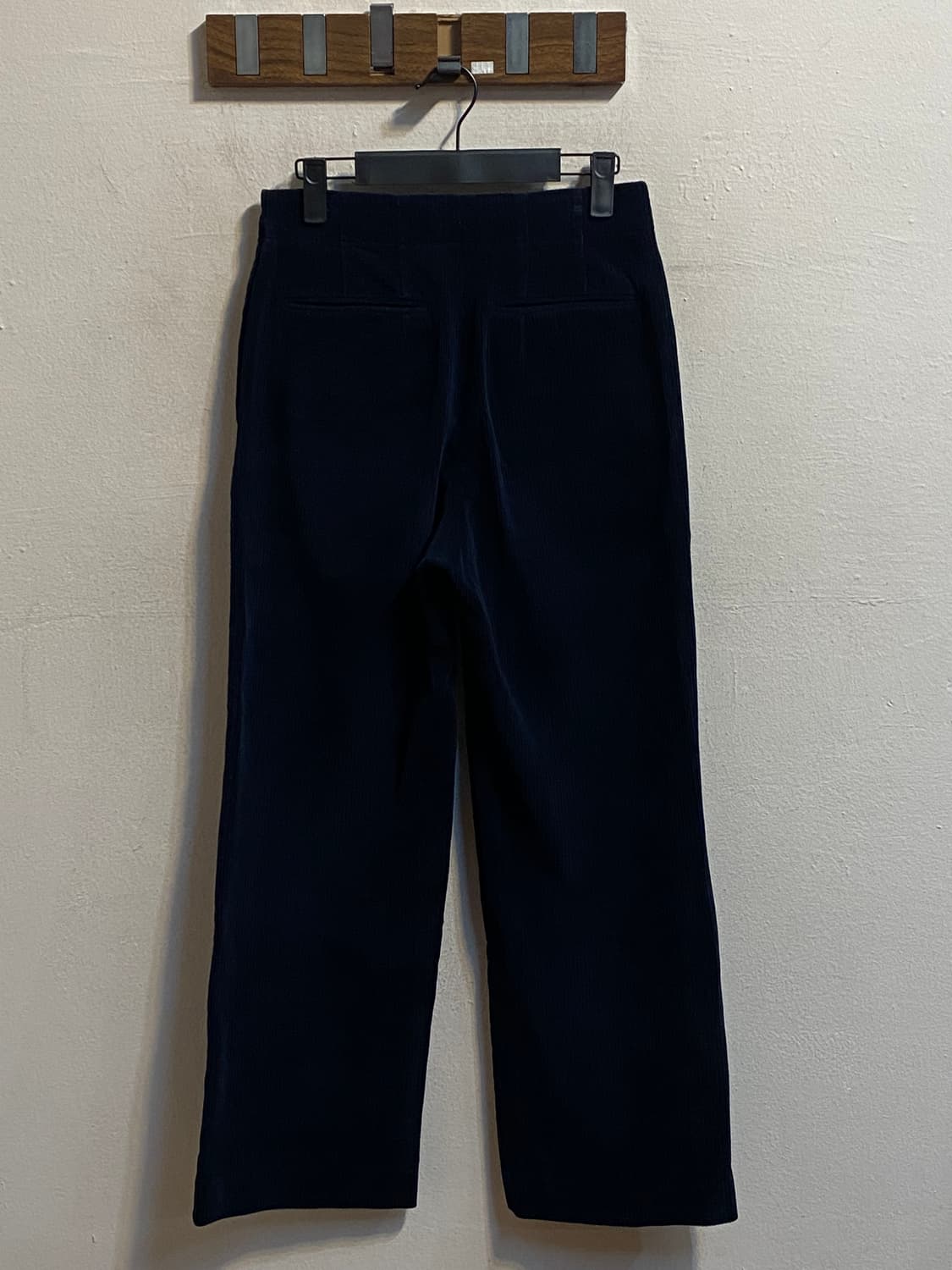 더 캐시미어 스트레이트 코듀로이 팬츠 상품이미지4