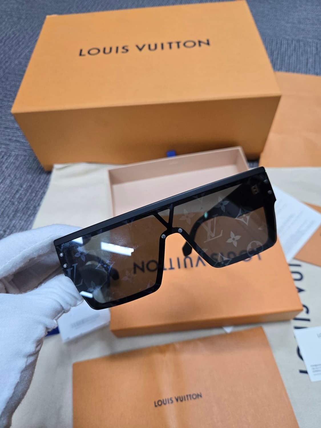 [특가][정품]루이비통 풀 모노그램 선글라스 상품이미지1