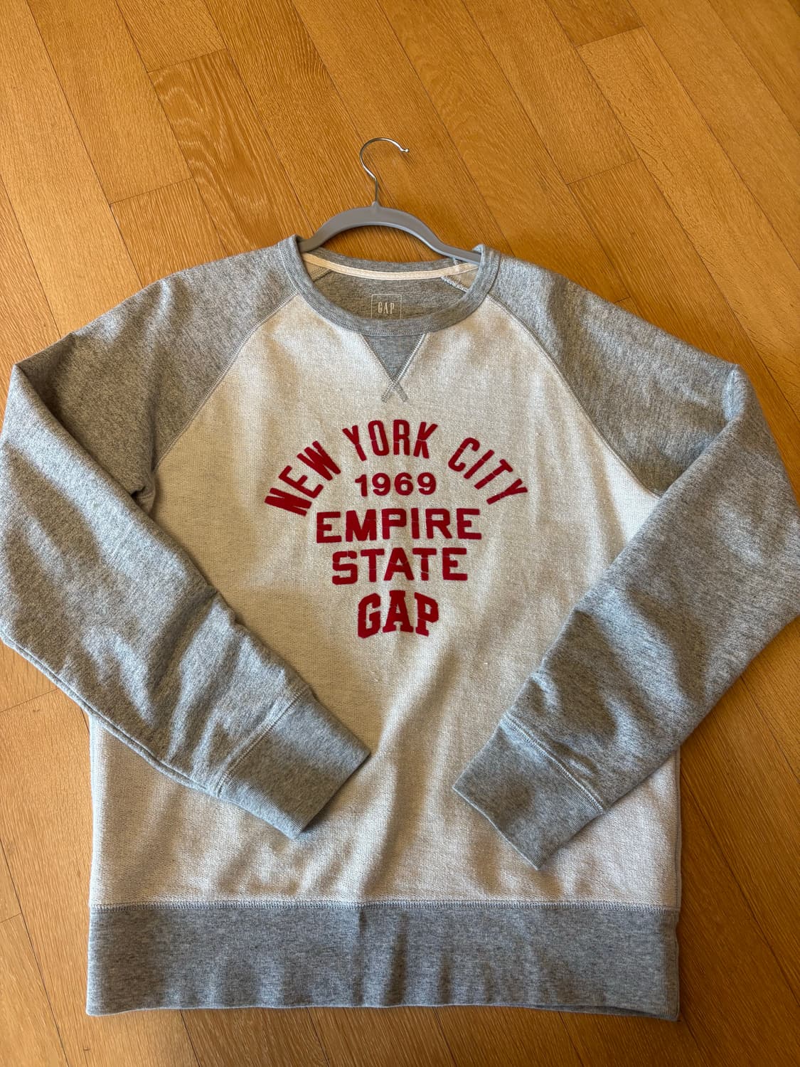 GAP 나그랑 맨투맨 상품이미지1