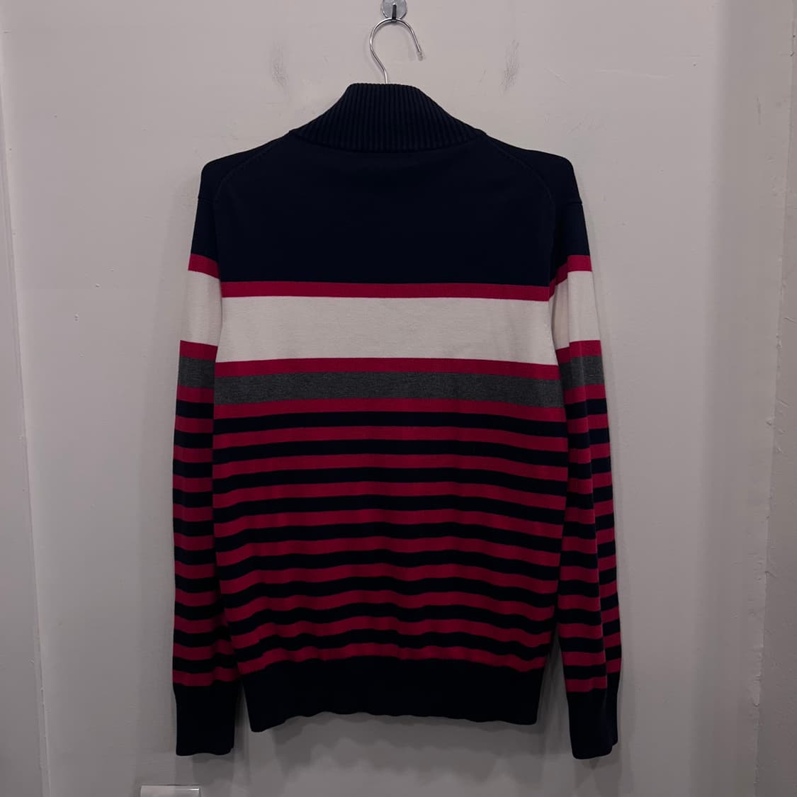 헤지스 스트라이프 배색 투웨이 하이넥 니트집업 상품이미지5