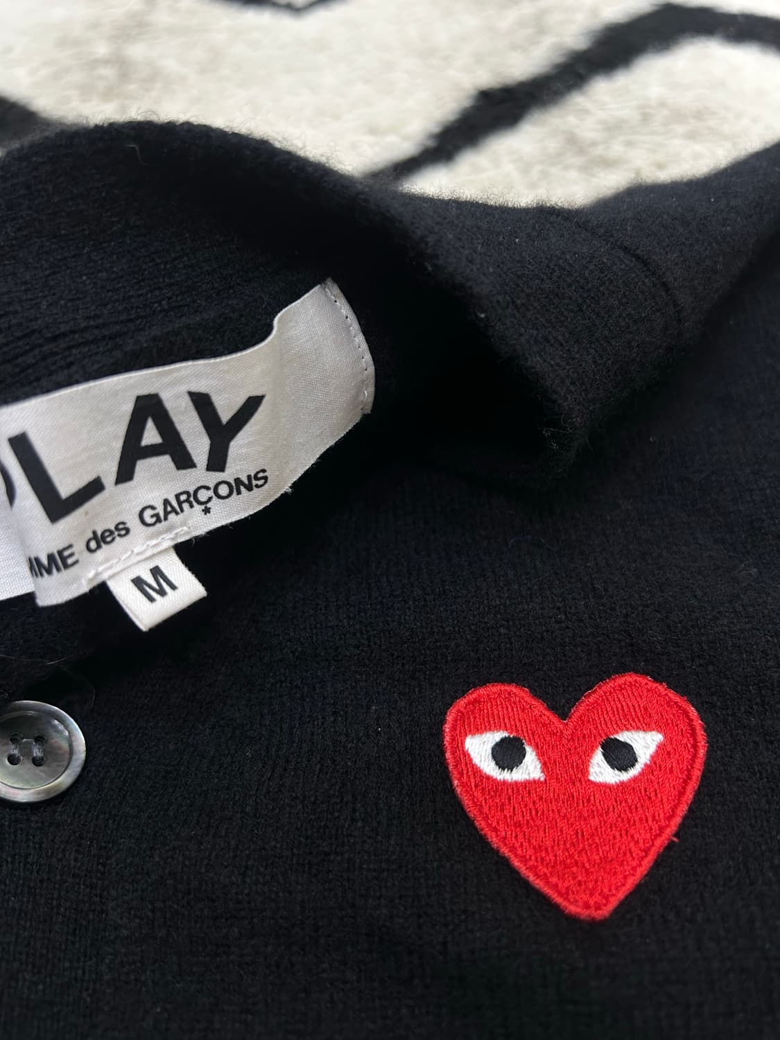 [M]꼼데가르송 레드와펜 V넥 가디건/블랙/Az-N008 상품이미지6