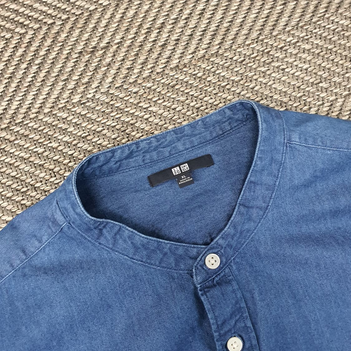 유니클로 헨리넥 데님 셔츠 남자105 상품이미지2