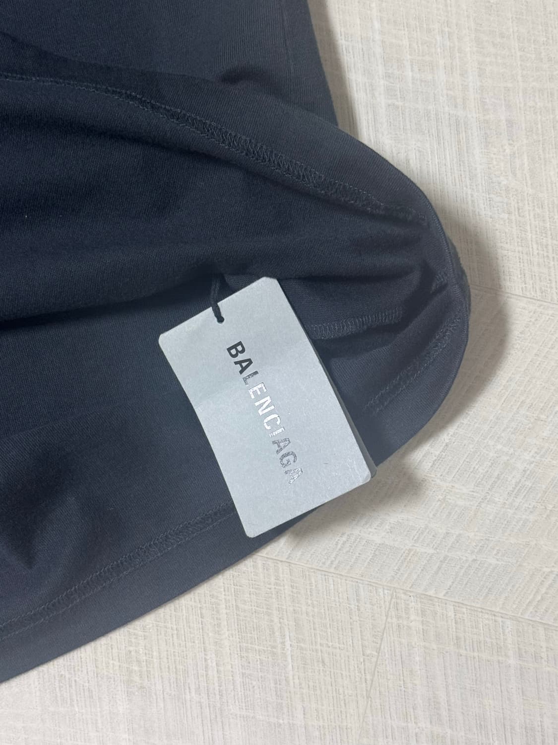 발렌시아가 핸드 드로운 라지핏 반팔 T 블랙 M 상품이미지3