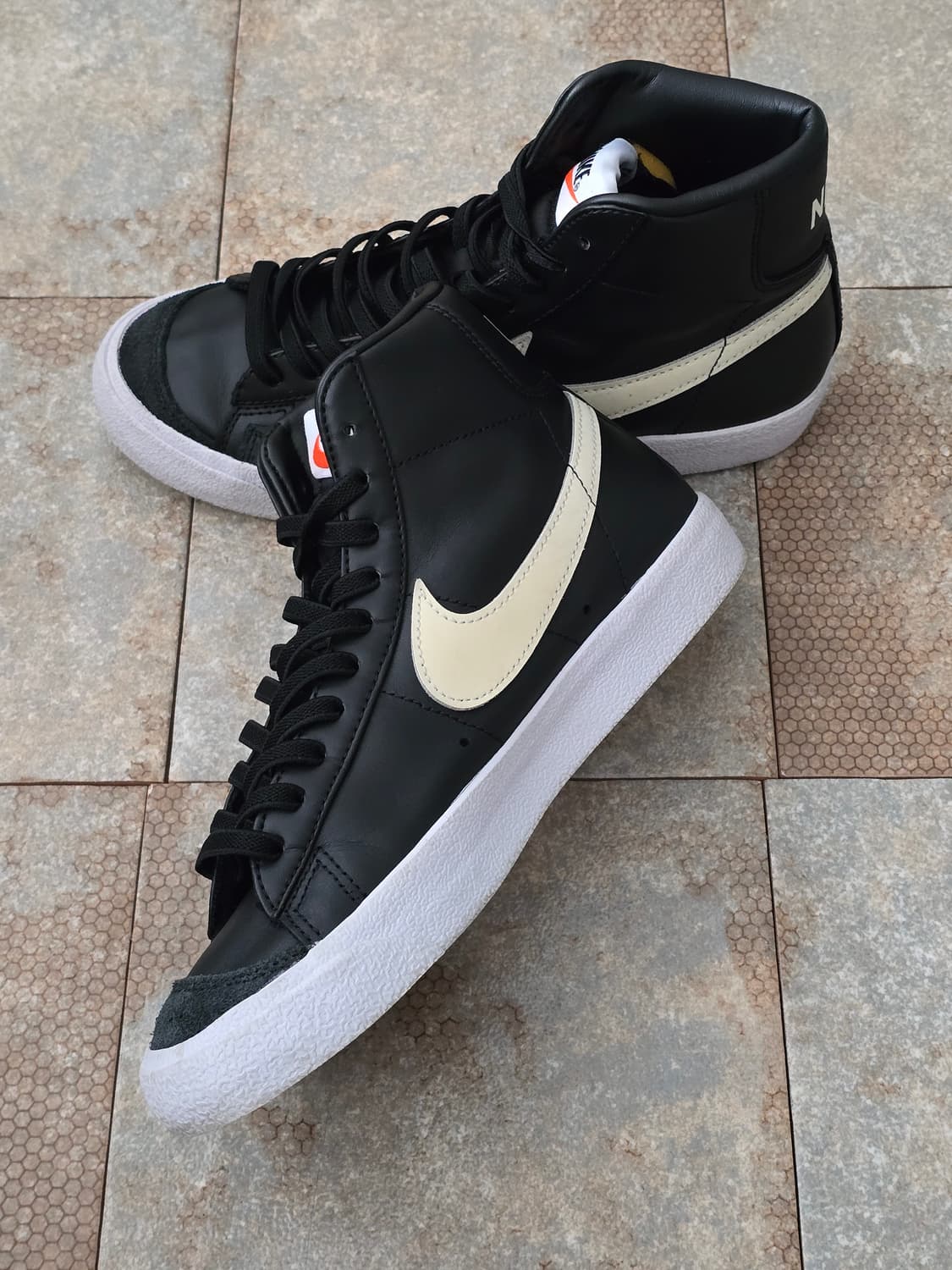 (240)나이키 블레이저 미드 77 빈티지 검흰 상품이미지6