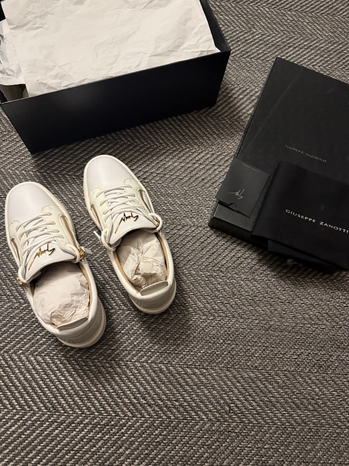 쥬세페 자노티 메이런던 화이트 39 상품이미지4