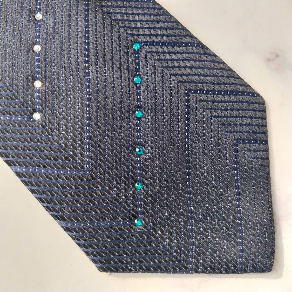 까르뱅 실크 네이비 헤링본 패턴 넥타이 9.2cm A+등급 K2107 상품이미지5