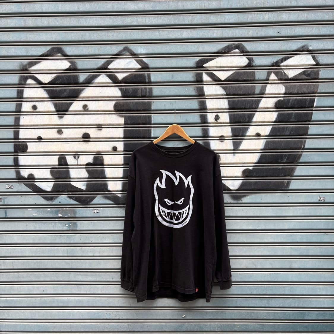 스핏파이어 휠스 빅 헤드 블랙 롱슬리브 상품이미지1