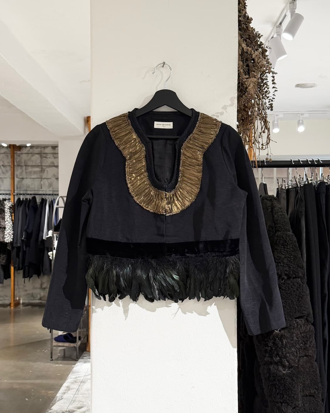 드리스 반 노튼 블랙 패더 골드게더링 자켓 상품이미지1