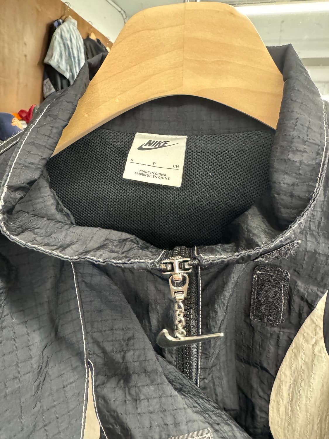 나이키 스우시 여성 리펠 우븐 자켓 상품이미지3