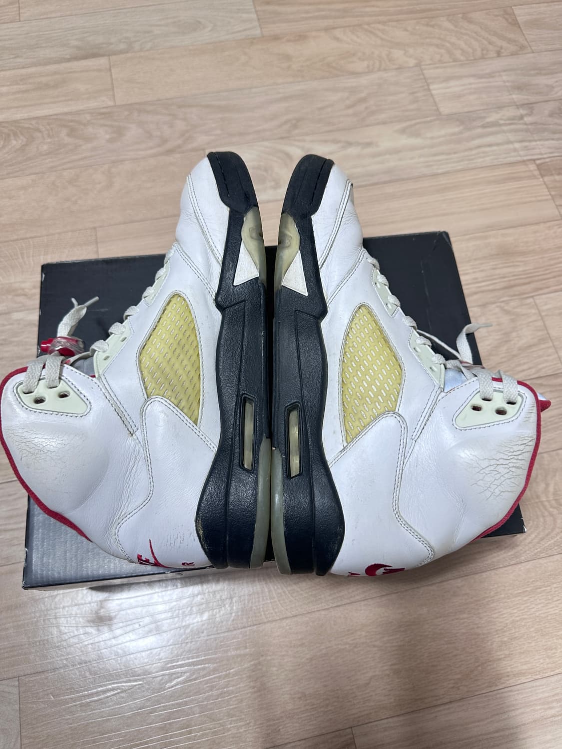 [285]조던5 레트로 파이어 레드 실버 텅 상품이미지5