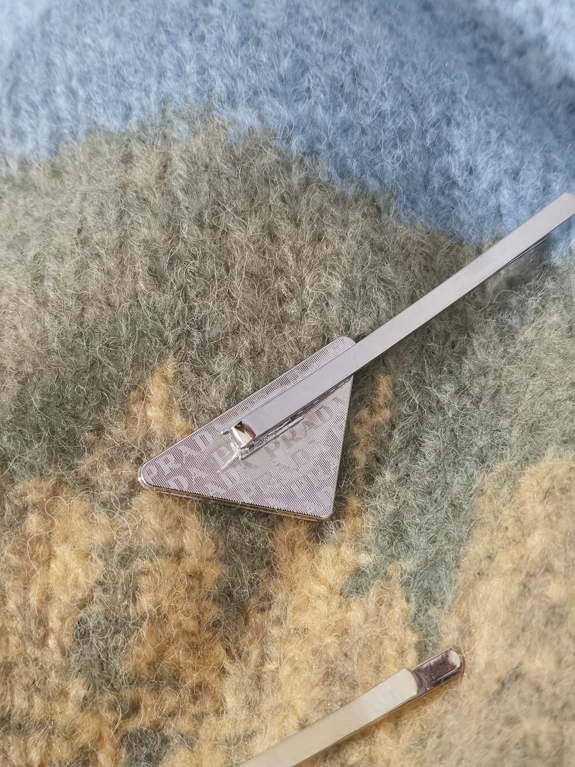 프라다 빈티지 업사이클링 헤어핀 세트 화이트 상품이미지4