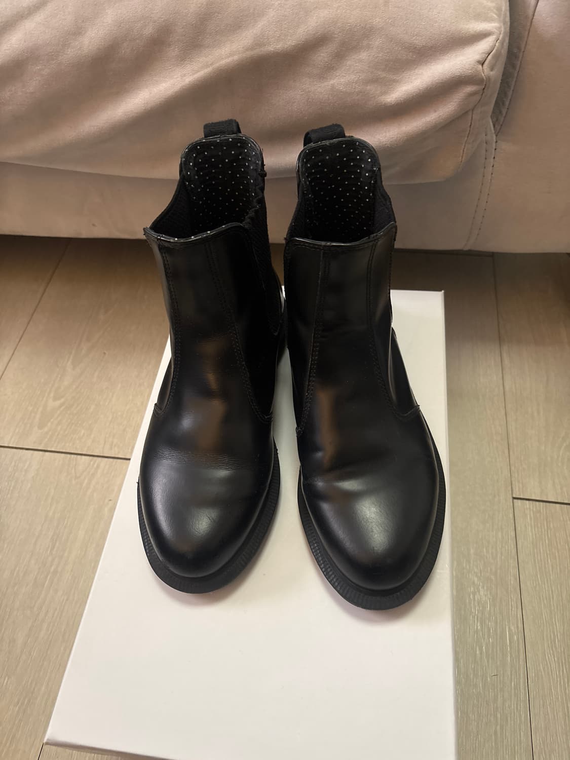 닥터마틴 도트 플로라 부츠 상품이미지1