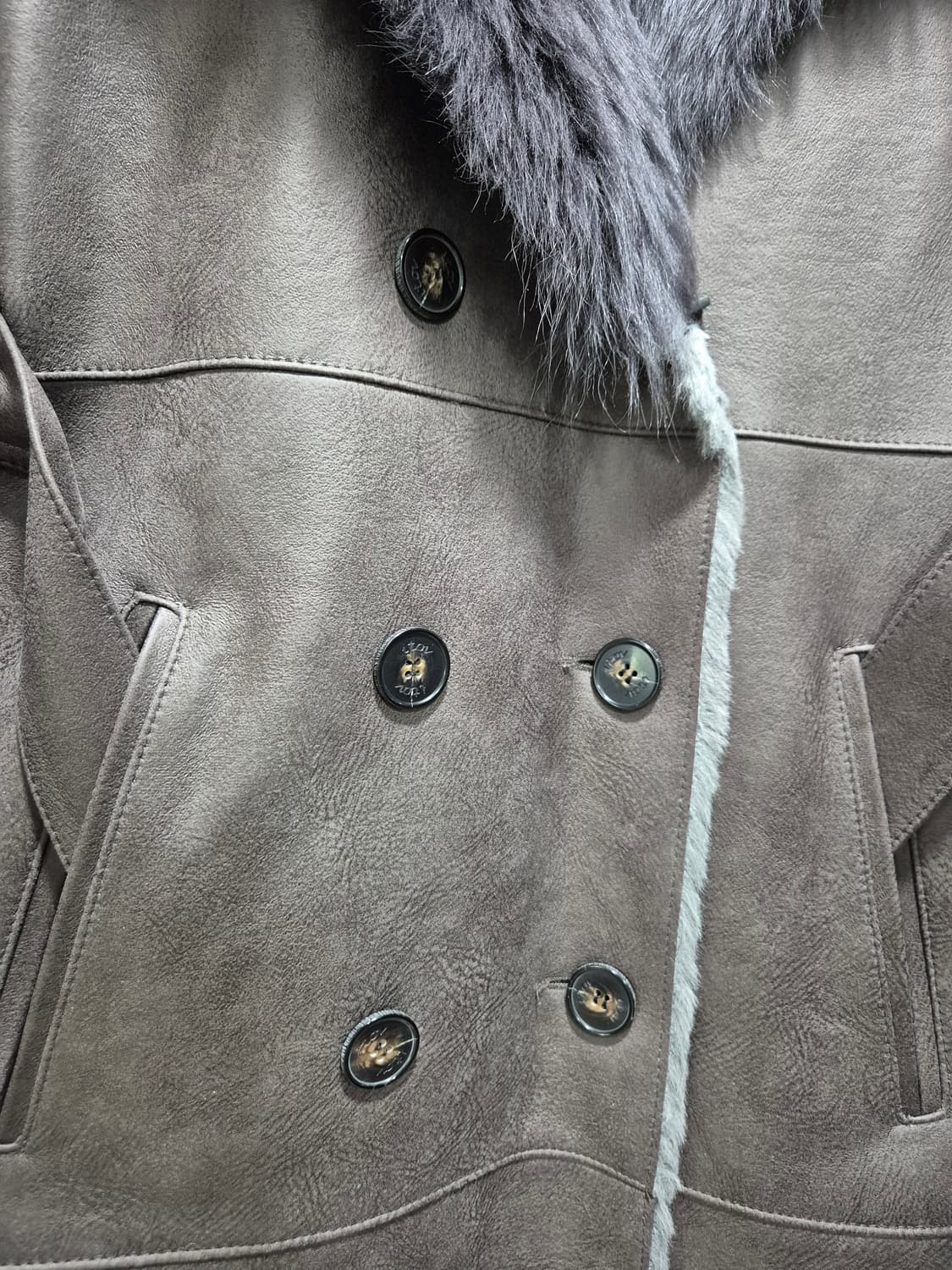 (새상품)itov 아이토브 무스탕 코트 여성 상품이미지4