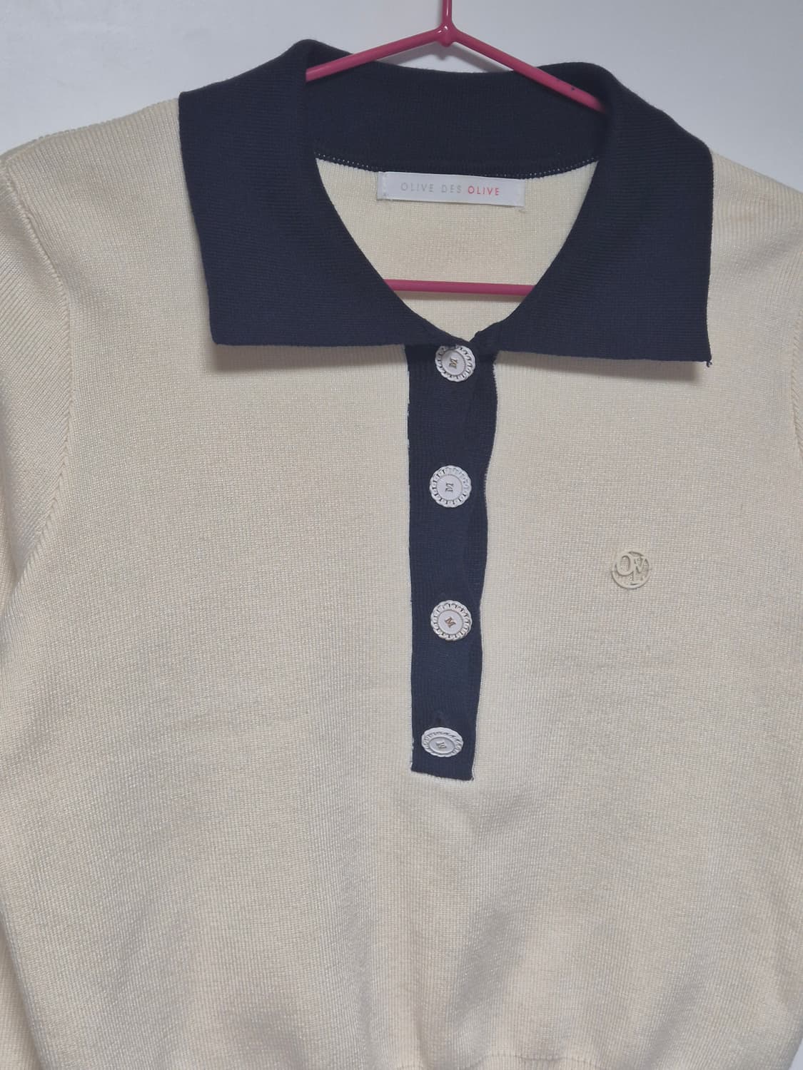 올리브데올리브 버튼 카라 배색 니트 아이보리 상품이미지4