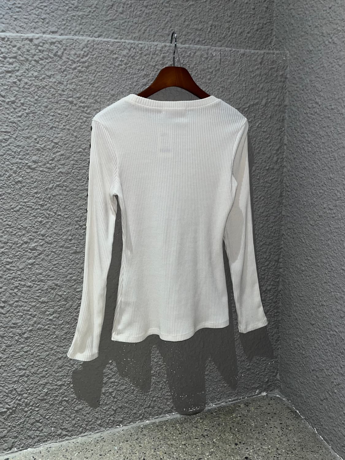 에고이스트 스터드 디테일 롱슬리브 상품이미지4