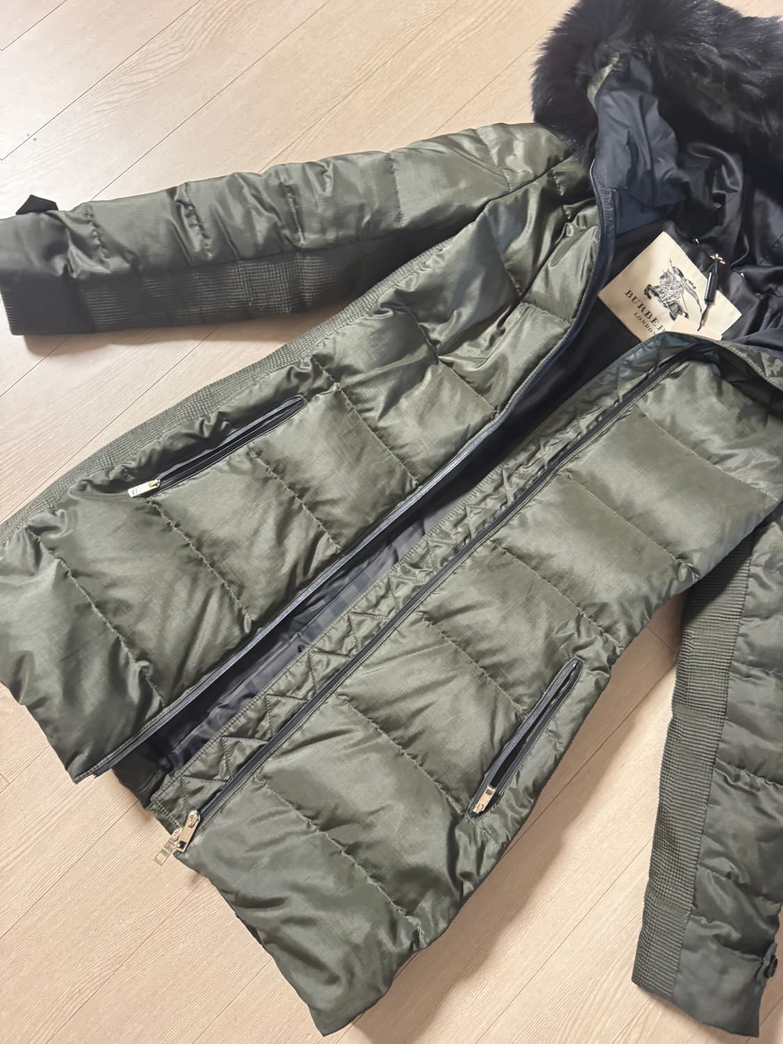 새제품 버버리패딩 상품이미지1