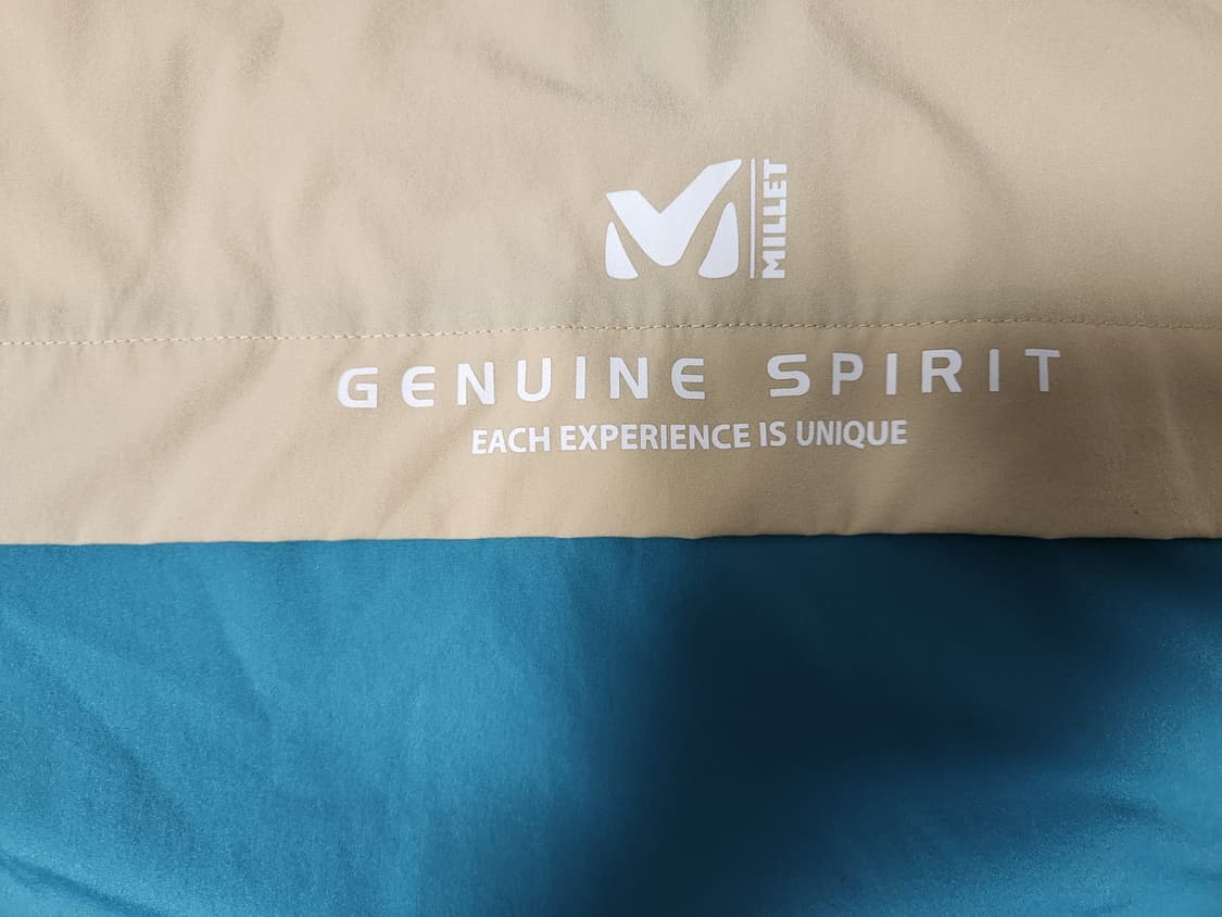 새상품)밀레 후드 바람막이 아노락 자켓 베이지/블루 사이즈L

사이즈m~ 상품이미지5