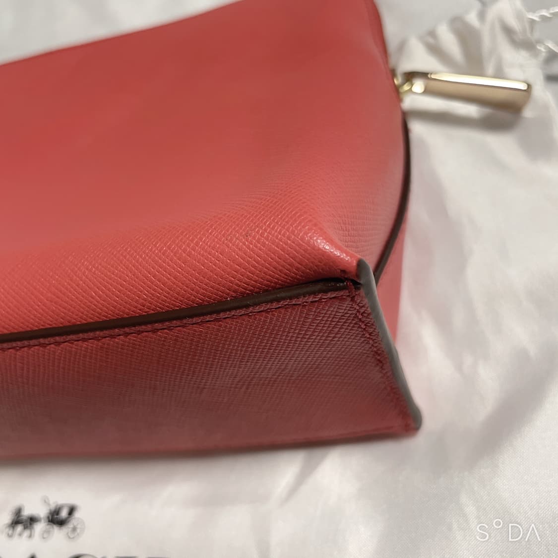 코치 미니 파우치 코랄 상품이미지8