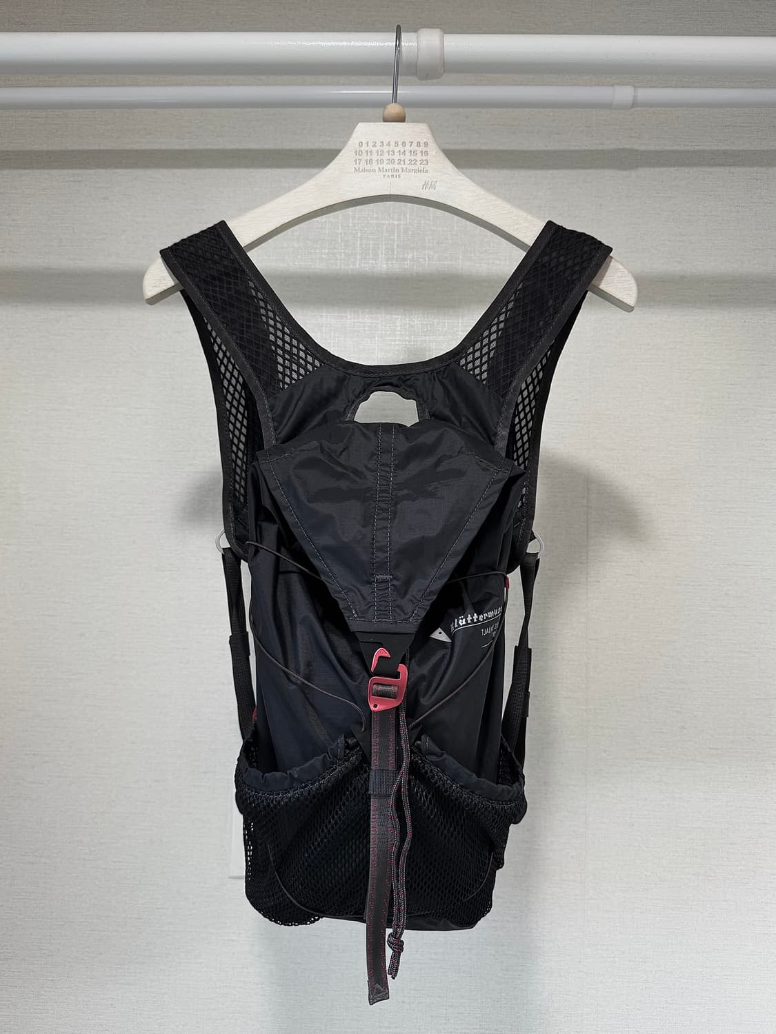 [유일매물] 클라터뮤젠 티잘브 2.0 10L 레이븐 블랙 백팩 상품이미지2