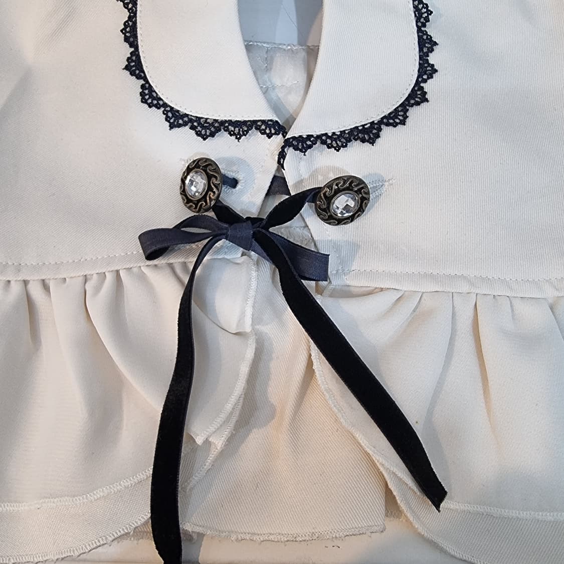 axes femme(엑시즈팜)  레이스 트리밍 홀터 베스트 상품이미지2