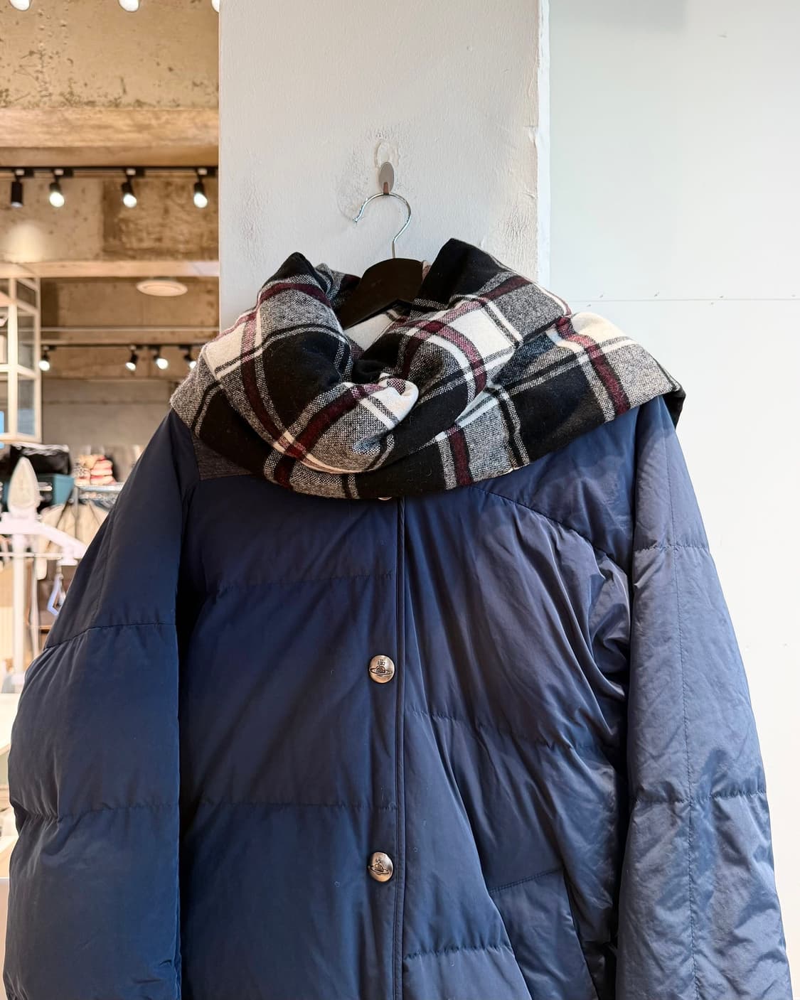 비비안 웨스트우드 네이비 덕다운 머플러 점퍼 상품이미지3