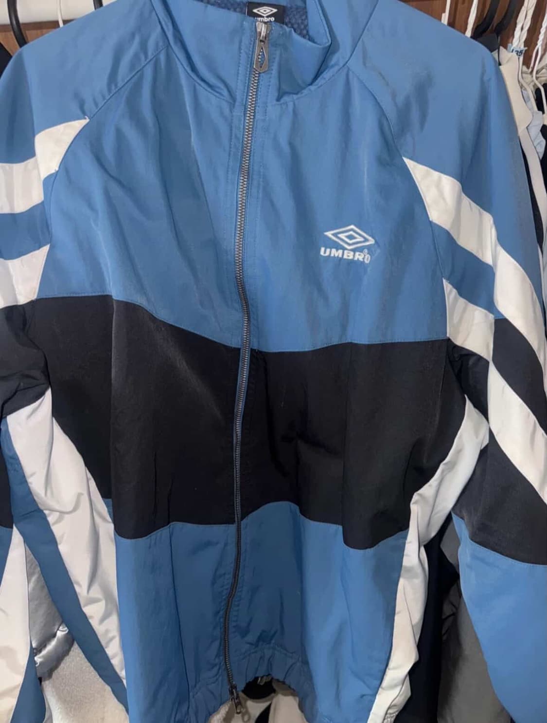 엄브로 바람막이 상품이미지1