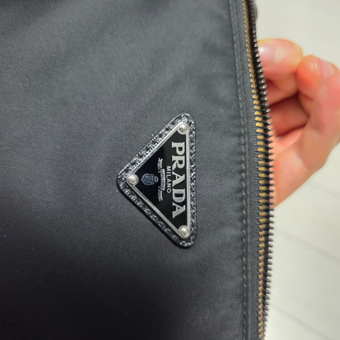 프라다 리나일론 포켓 크로스백 (롯데백화점 본점 정품) 상품이미지5