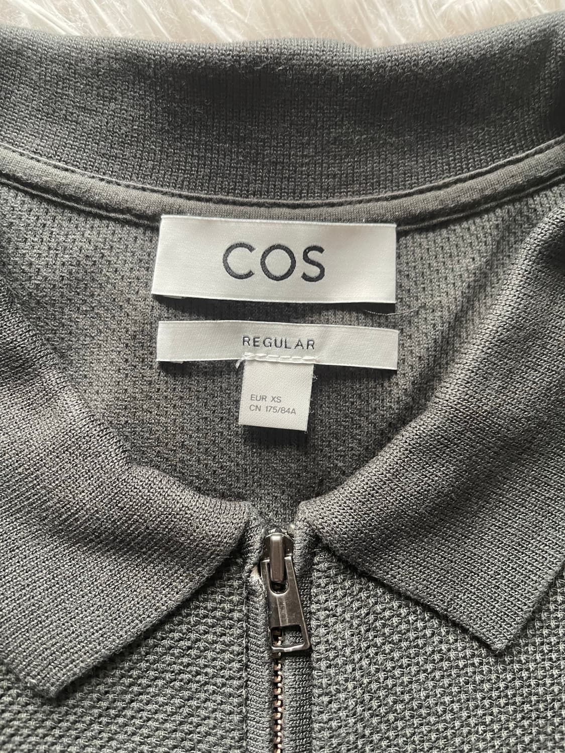 COS 코스 지퍼 카라 반팔 폴로 셔츠 상품이미지2