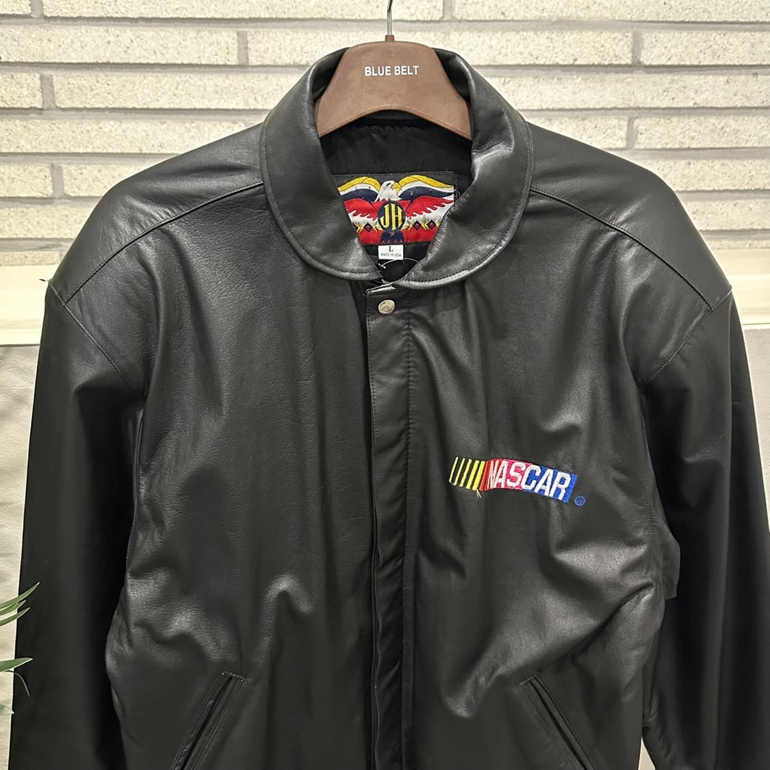 나스카 가죽 레더 블루종 자켓 후면 빅 레터링 로고 투포켓 디테일 블랙 상품이미지4