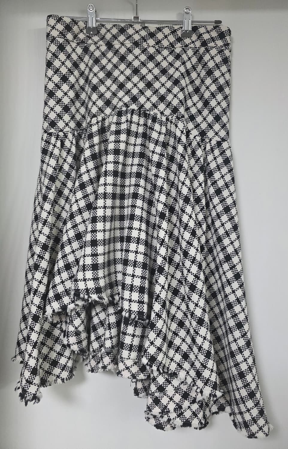 럭키슈에뜨 체크 트위드 언발 플레어 스커트 38 상품이미지1