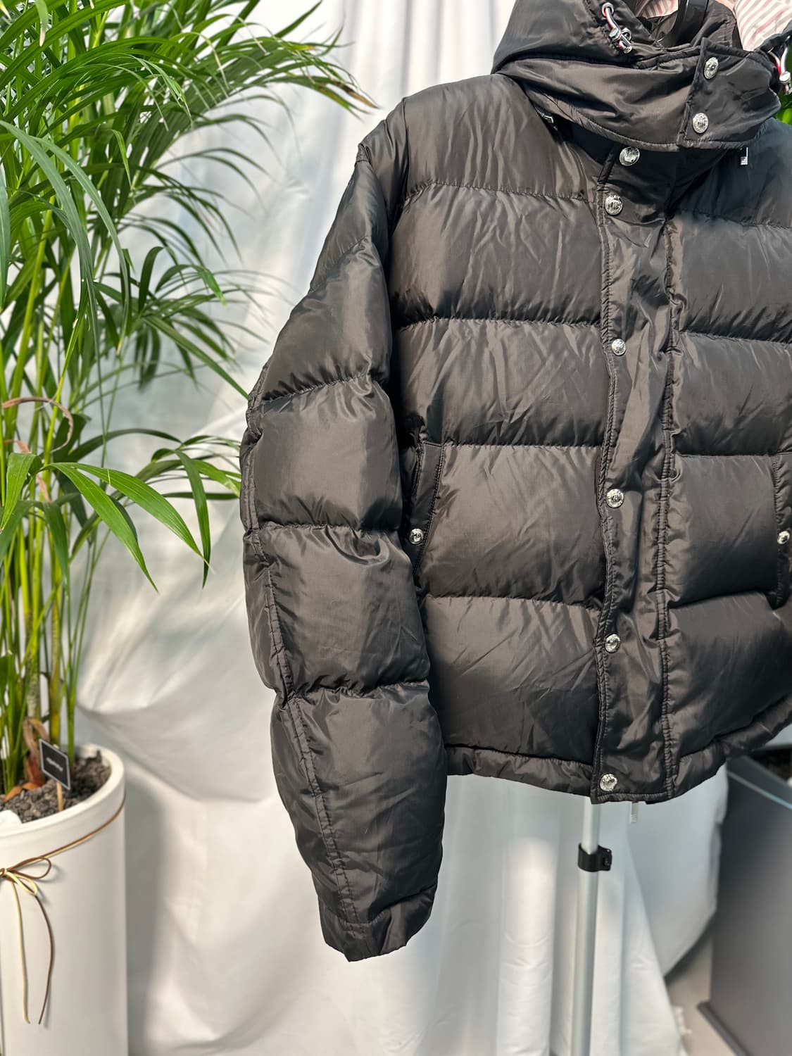 톰브라운 사선 봄버 패딩자켓 블랙 상품이미지4