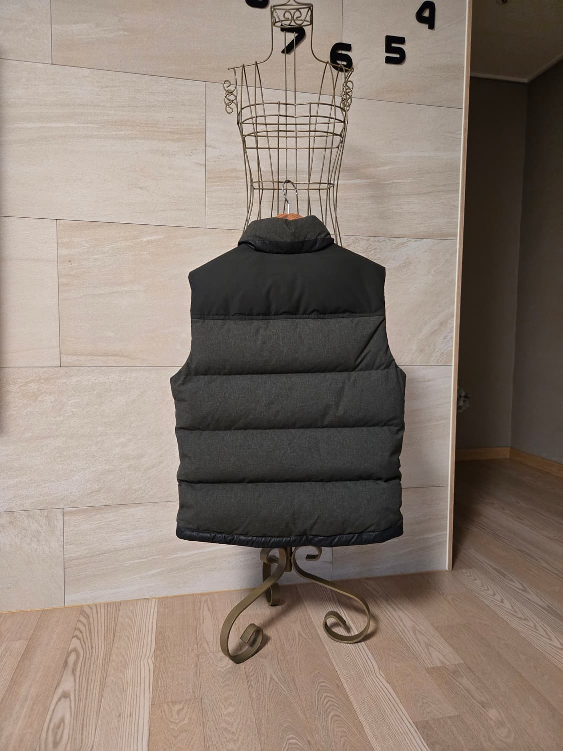 [m] 아이더 남성 덕다운 패딩 조끼 상품이미지4